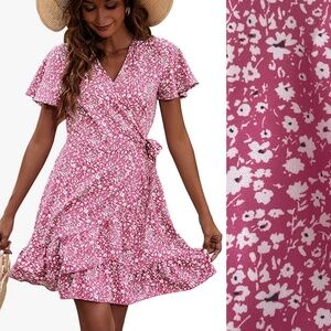 NWOT 🦋 Pink floral wrap dress | Large